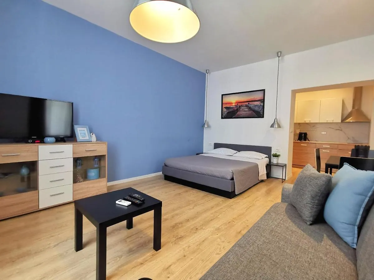 City Park Apartments 普拉